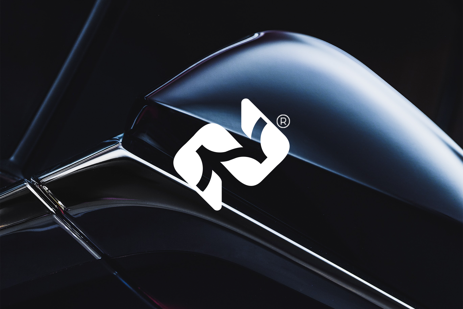 Logotipo da Next Frotas em retrovisor de veículo